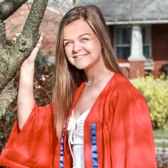 Meet your Posher, Cassandra - Picture 1 of 1